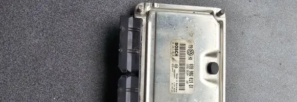 Volkswagen PASSAT B5.5 Engine control unit/module 038906019EK 0281010667