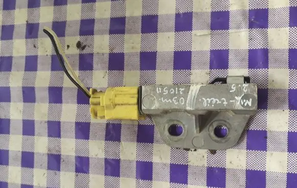 Nissan X-Trail T30 Airbag deployment crash/impact sensor FB8H302X051210