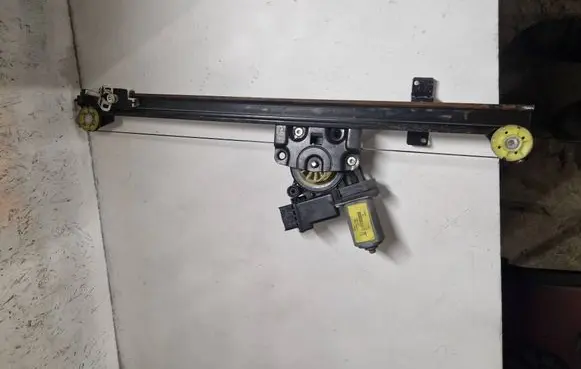 Fiat Ducato Front door window regulator with motor 1368921080