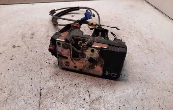 Opel Zafira A Rear door lock 90561158