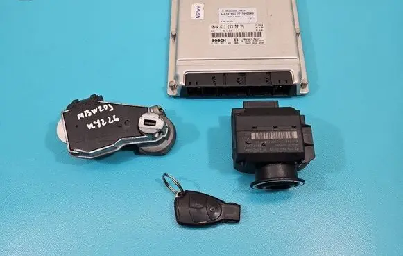 Mercedes-Benz C W203 Engine control unit/module ECU A6111537779 IMPRK1502526