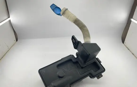 Seat Alhambra (Mk2) Windscreen/windshield washer pump 1K6955651