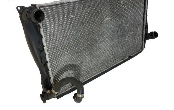 BMW 3 E90 E91 Coolant radiator 7789796 7788901 7794488