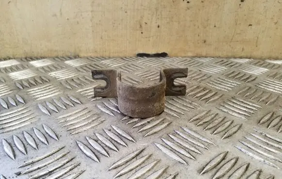 Renault Trafic II (X83) Sway bar bush bracket, front 