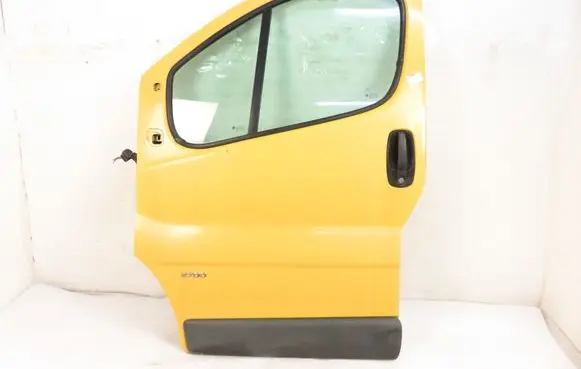 Opel Vivaro Front door 