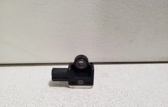Volvo XC60 Airbag deployment crash/impact sensor 31334336