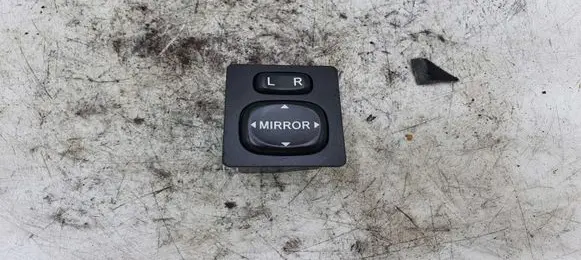 Toyota Corolla Verso E121 Wing mirror switch 769746