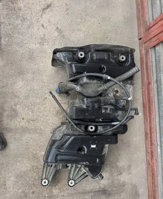 Mercedes-Benz Vito Viano W447 AdBlue liquid reservoir A4474704102 A4474707700 A0994713600