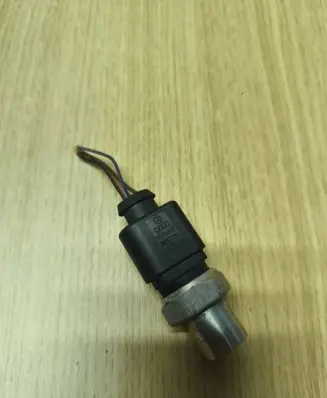 Audi A4 S4 B9 8W Air conditioning (A/C) pressure sensor 4H0959126A