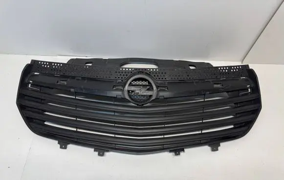 Opel Vivaro Front bumper upper radiator grill 623104066R
