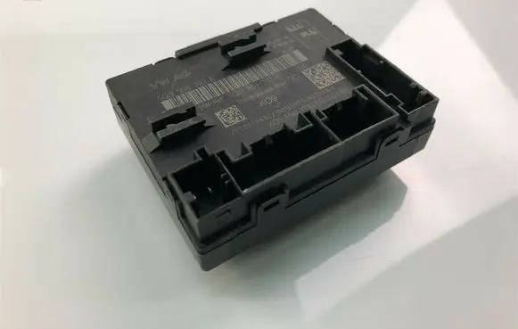 Volkswagen Touran III Other control units/modules 5Q0959393E P3747