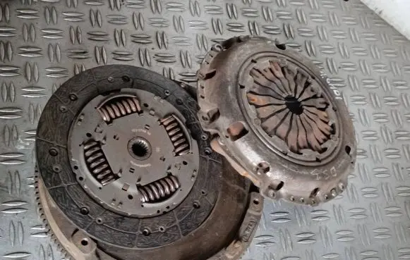Citroen DS3 Clutch set kit 323075010