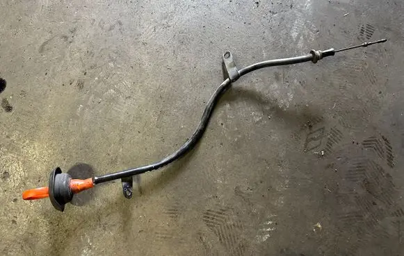Volkswagen PASSAT B6 Oil level dip stick 