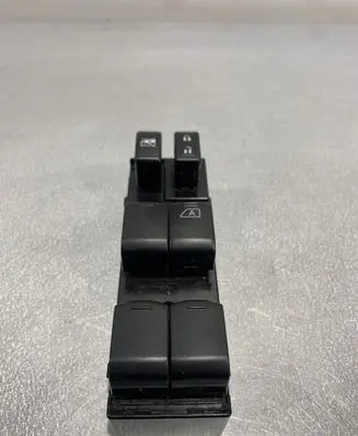 Subaru XV Electric window control switch 157587