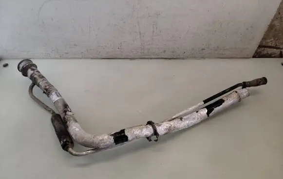 Volvo XC70 Fuel tank filler neck pipe 08624705