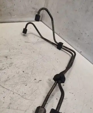 Mazda 3 I Fuel injector supply line/pipe 