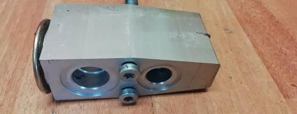 Opel Insignia B Air conditioning (A/C) expansion valve GP842002 39129483