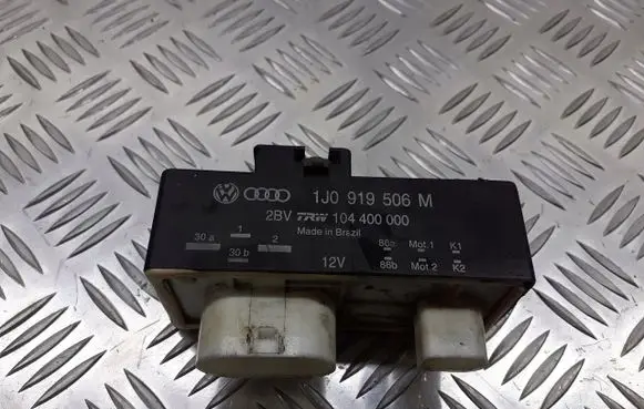 Volkswagen Fox Coolant fan relay 1J0919506M
