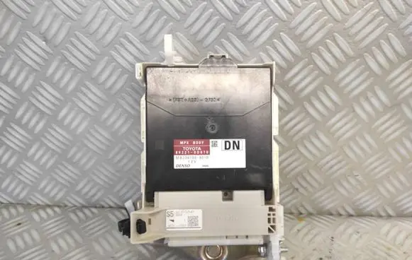 Toyota Yaris Other control units/modules 89221-0D870 MB2381008010
