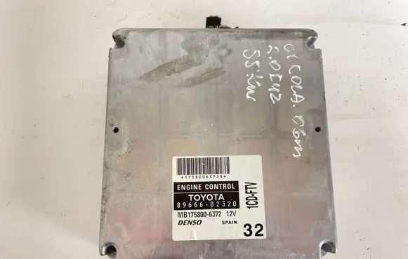 Toyota Corolla E120 E130 Engine control unit/module 8966602320