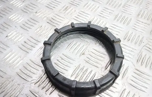 Seat Ibiza III (6L) In tank fuel pump screw locking ring/nut 321201375A