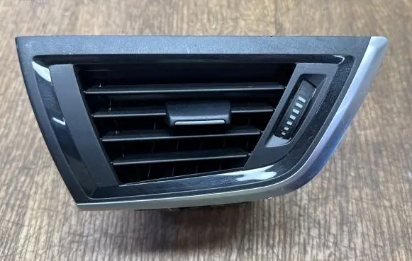 BMW 2 F22 F23 Dashboard side air vent grill/cover trim 9205356 507890