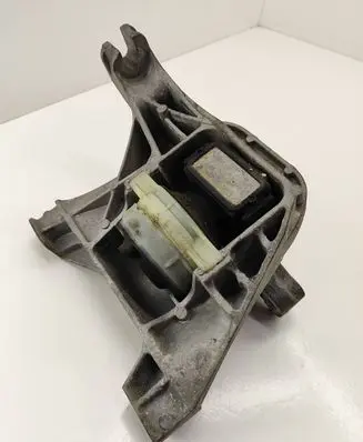 Peugeot 308 Engine mount bracket AA103720