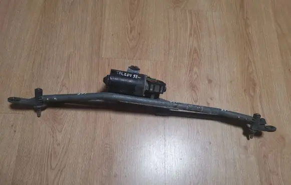 Seat Toledo I (1L) Front wiper linkage and motor 964665 9390332500 1L0955119