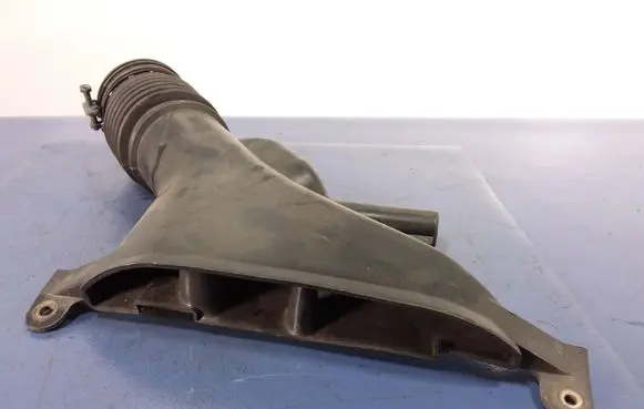 Intake resonator