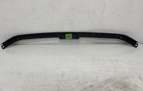 Audi e-tron Engine hood trim 4KE823124