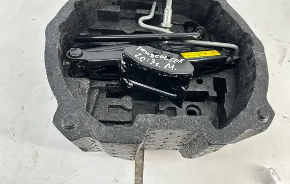 Peugeot 508 Tool set 9681838080 244497