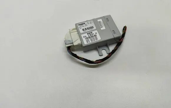BMW 5 F10 F11 Air suspension control unit module (rear) 6799677 37146799677 3714679967701