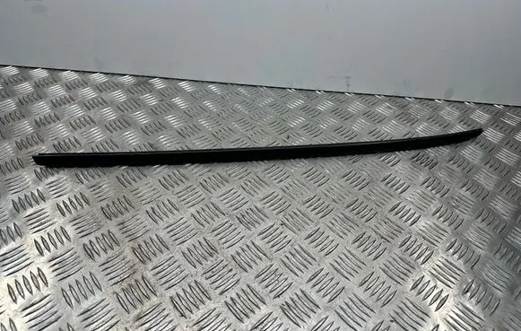 Lexus CT 200H Windshield trim 