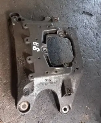 Audi A4 S4 B8 8K Gearbox mounting bracket 8K0399263AF