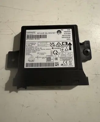 Jeep Grand Cherokee WL Antenna control unit P68582683AD A2C7841083