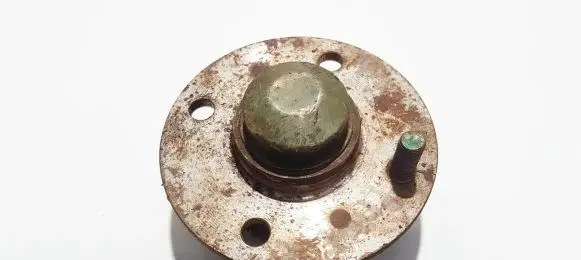 Nissan Primera Rear wheel hub