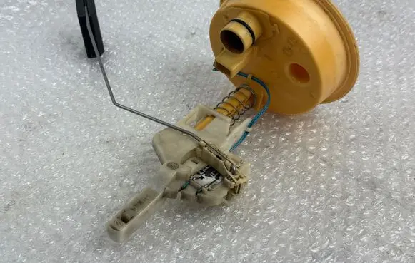 BMW 3 E46 Fuel level sensor 6752054
