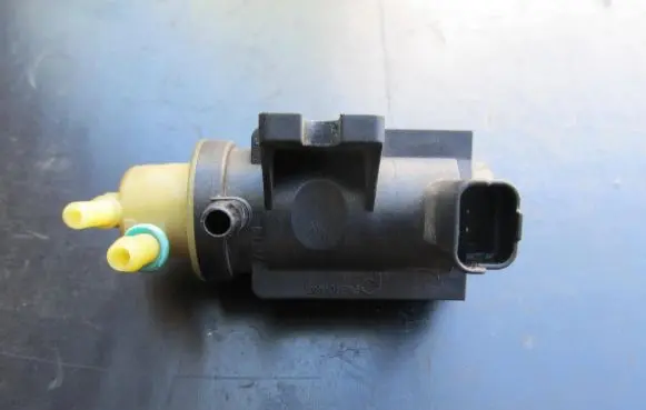 Peugeot 3008 I Turbo solenoid valve 9672875080 70163303 13T357