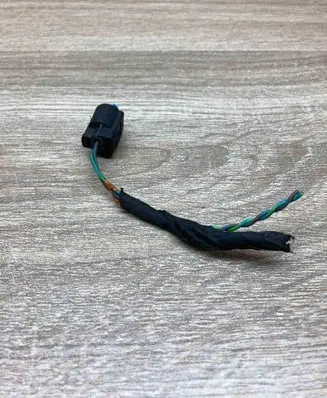 BMW 1 E81 E87 Plug wire 17185551