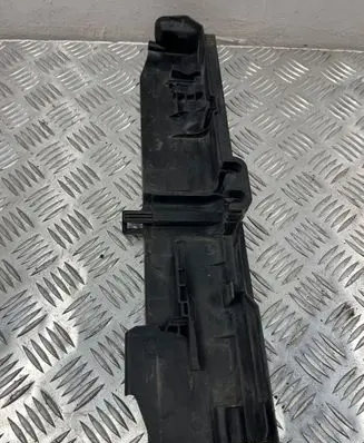 BMW 3 E90 E91 Radiator mount bracket 7524912