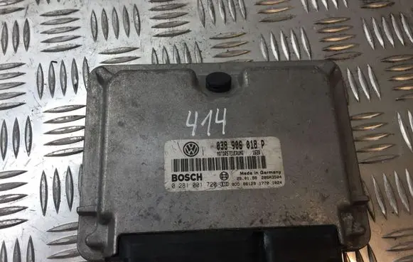 Volkswagen PASSAT B5.5 Engine control unit/module 038906018P