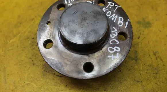 Audi A6 C7 Rear wheel hub 8K0501249