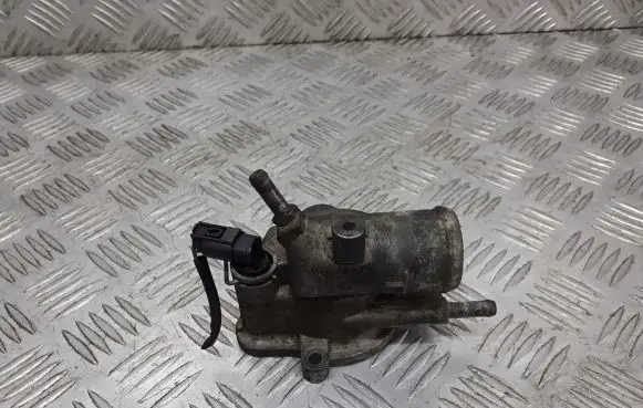 Mercedes-Benz E W210 Thermostat housing 6110001