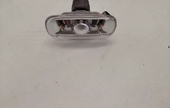 Audi A4 S4 B7 8E 8H Front fender indicator light 8E0949127
