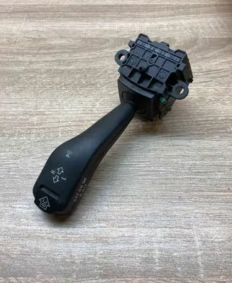 BMW 5 E39 Indicator stalk 8363668K 01104010