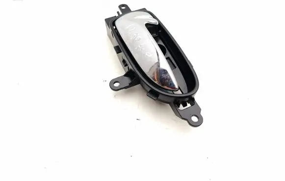 Nissan Leaf II (ZE1) Front door interior handle