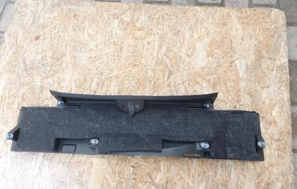 Trunk/boot sill cover protection