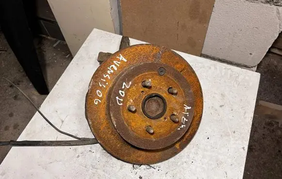 Toyota Avensis T250 Brake discs and calipers set 