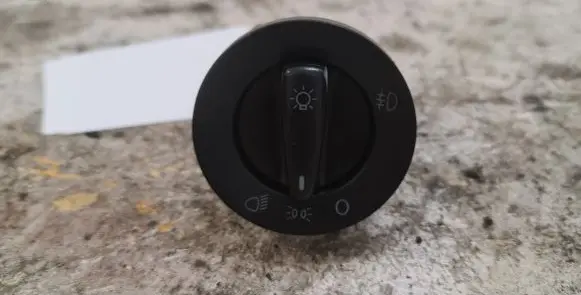 Volkswagen PASSAT B5.5 Light switch