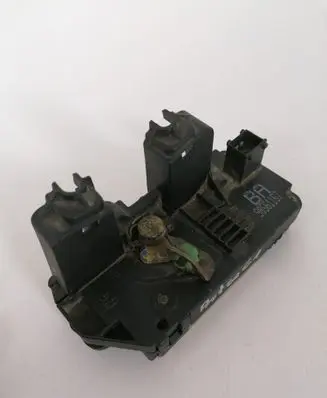 Opel Zafira A Rear door lock 90561157